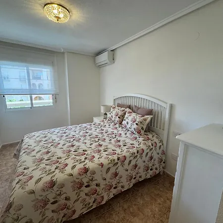 Cozy 2 Bedroom Near Locos Apartment Torrevieja