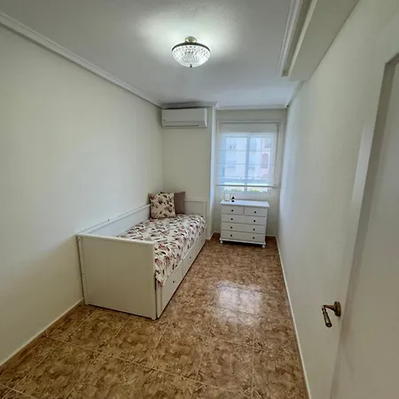 Apartment Cozy 2 Bedroom Near Locos *