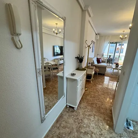 Apartment Cozy 2 Bedroom Near Locos *