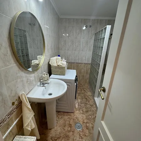 Apartment Cozy 2 Bedroom Near Locos *