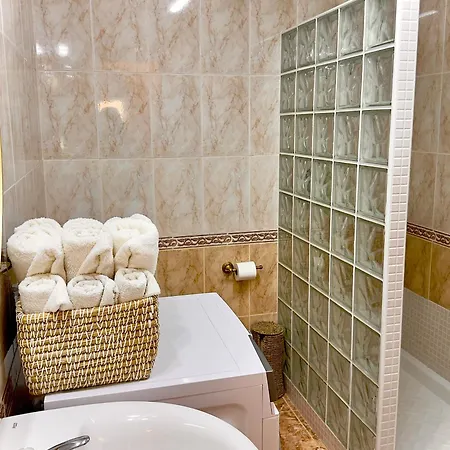 아파트 Cozy 2 Bedroom Near Locos