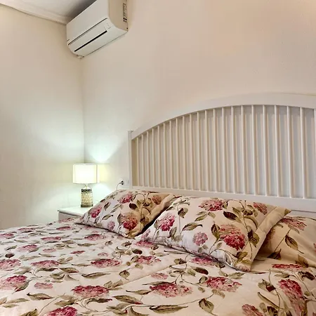 Cozy 2 Bedroom Near Locos 아파트 *